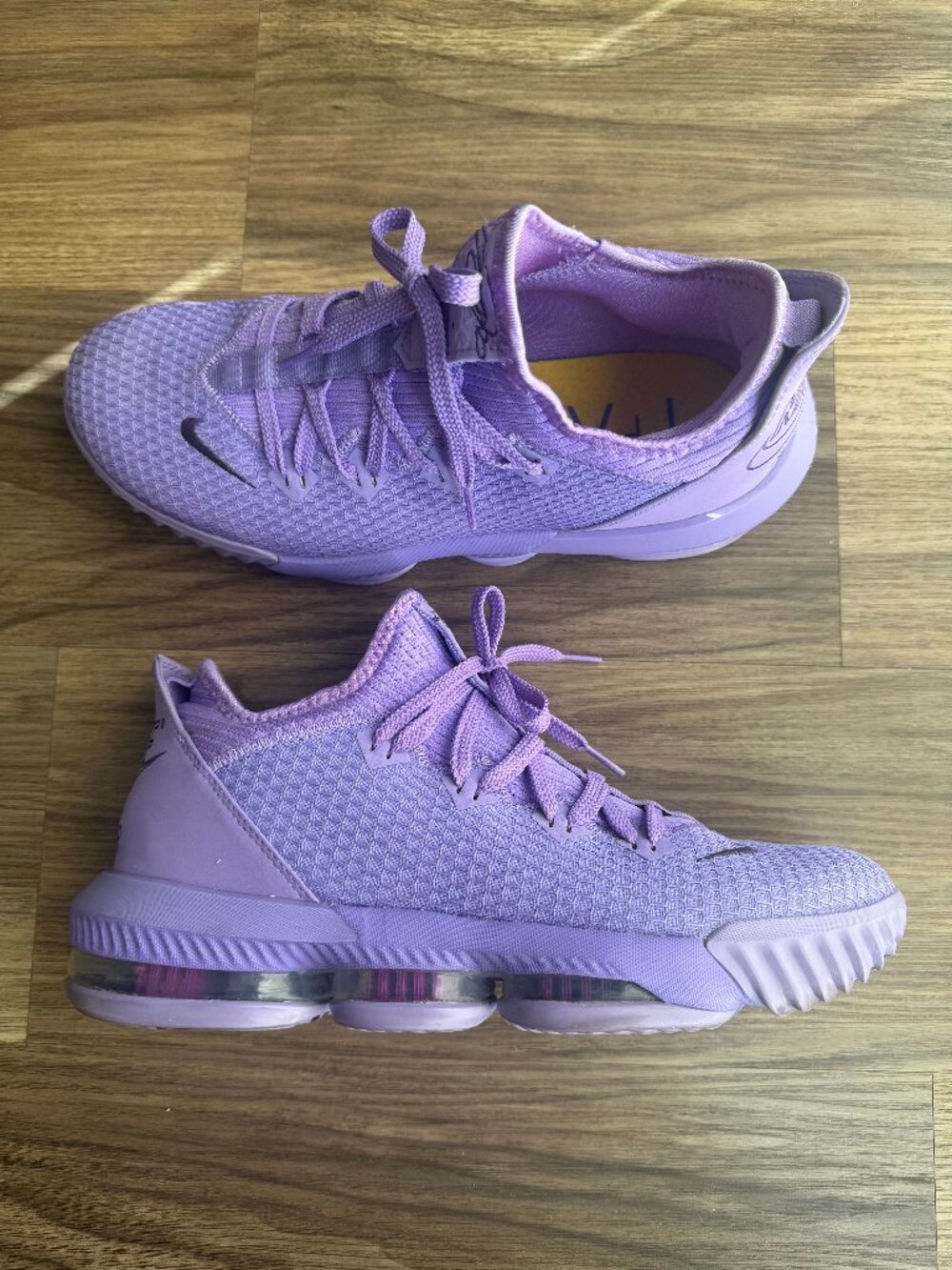 Nike LeBron 16 Low - Mens Size 9 - Picture 3 of 5